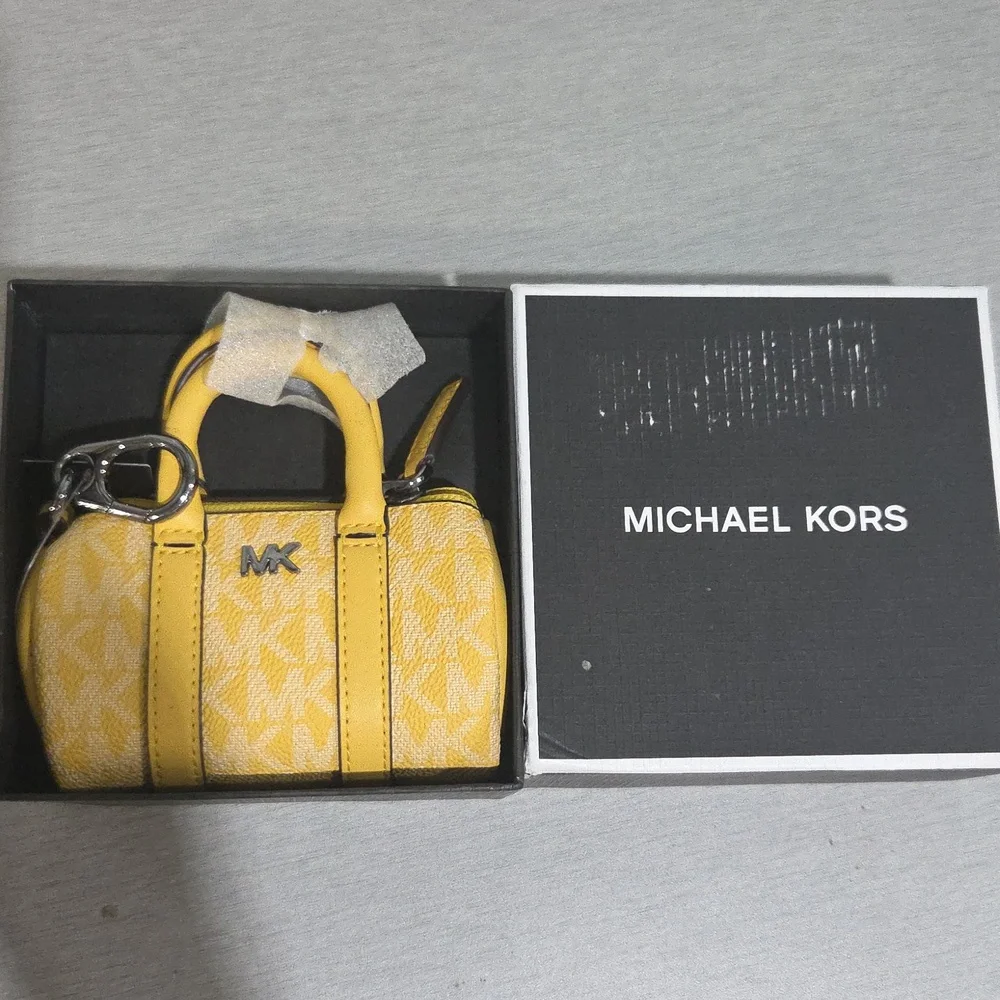 💛▪️MICHAEL KORS ▪️yellow MICRO DUFFLE KEYFOB BAG 4.5 x 3